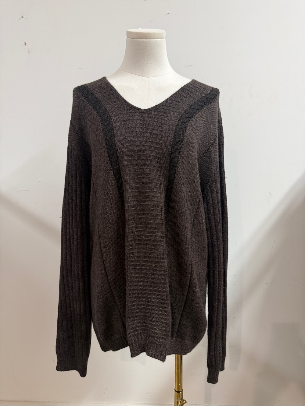Baby Alpaca V-Neck Ribbed Knit Sweater - Brown